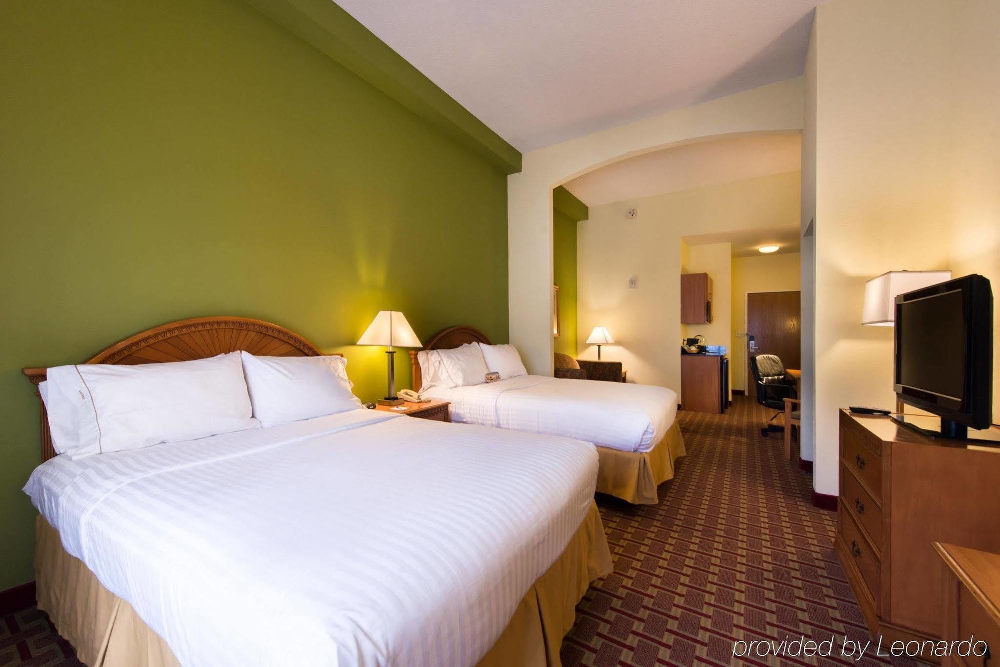 Hotel Express & Tampa-anderson Road-veterans Exp By Ihg West Chase